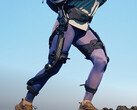 A Hypershell Halo exoskeleton a felső és az alsó lábszárra is rögzítve van, hogy motorizált járástámogatást nyújtson.