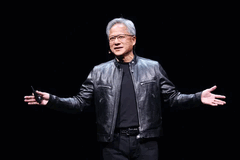 Jensen Huang, az Nvidia vezérigazgatója beszédet mond (Kép forrása: CNA)
