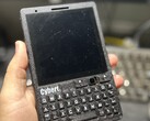 A CyberT úgy néz ki, mint egy BlackBerry, de egy Raspberry Pi CM4 hajtja (Kép forrása: Carbon Computers)