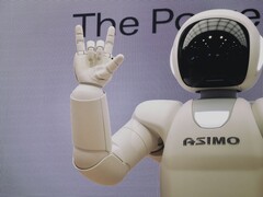 A Honda által kifejlesztett ASIMO robot képe (Kép forrása: Possessed Photography via Unsplash; kivágva)
