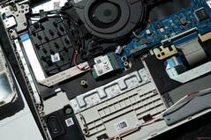 HP 255 G10 szétszedése