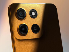 A Moto G17 hamarosan hivatalosan is bemutatkozhat. A képen: a G15 hátlapját bemutató promóciós kép. (Kép forrása: Motorola)