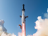 Az űrhajó felszáll. A rakéta várhatóan idővel felváltja a Falcon 9-et a SpaceX legfontosabb hordozóeszközeként.
