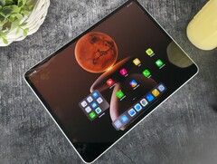 Oppo Pad 4 Pro felülvizsgálat. (Kép forrása: Marcus Herbrich/Notebookcheck)