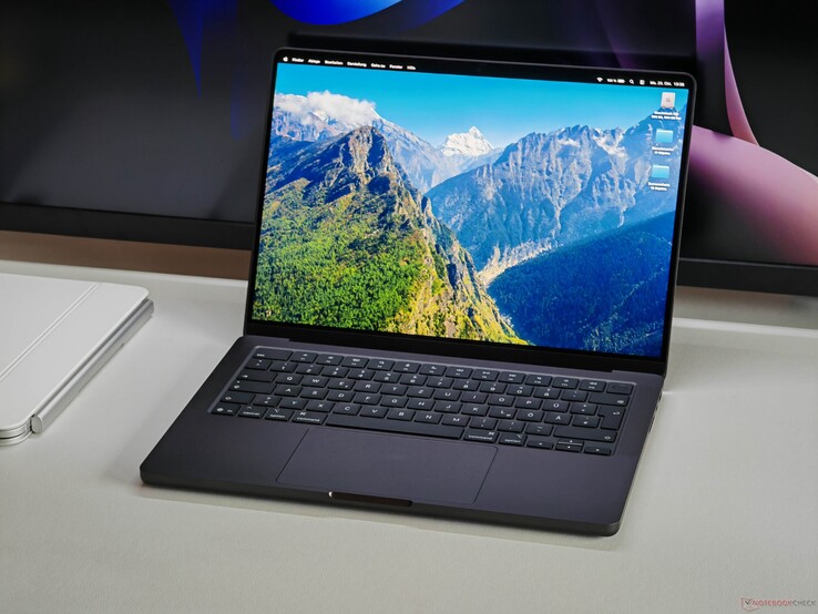 A Mini LED-del felszerelt MacBook Pro modellek továbbra is kaphatók lesznek a hamarosan megjelenő OLED MacBook Pro, illetve Ultra mellett.