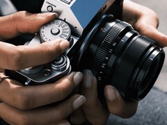 Az itt bemutatott Fujifilm X-T5 várhatóan hamarosan utódmodellel bővül.