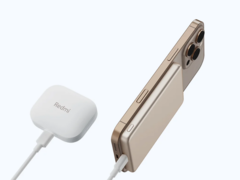 A Xiaomi Super Slim Magnetic Power Bank 5000 (képünkön) Kínán kívül is megjelenik. (Kép forrása: Xiaomi)