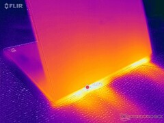 Az újratervezett XPS 16 kisebb, csendesebb és hordozhatóbb, ami látszólag a melegebb üzemi hőmérséklet rovására megy