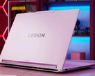 A Lenovo jelenleg a Legion 7a készüléket stílusos fehér kivitelben értékesíti.