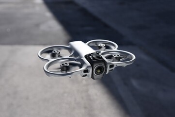 A DJI Avata 360 beépített légcsavarvédővel rendelkezik
