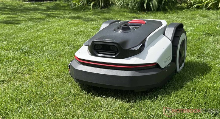 A Roborock RockNeo Q105 működés közben