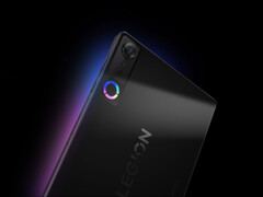 A Legion Y700 Gen 5 nem rendelkezik a Legion Tab Gen 5 társainak feltűnő zöld fényezésével.