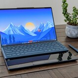 Lenovo Yoga Book 9 14IAH10 átalakítható felülvizsgálat: Dupla képernyő dupla súly nélkül