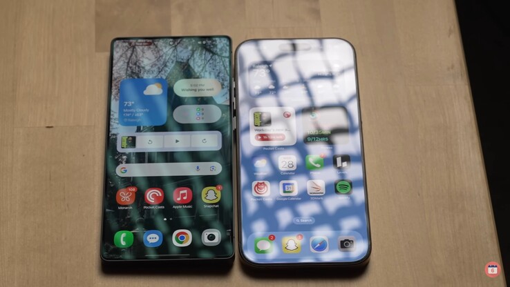 Galaxy S25 Ultra vs iPhone 16 Pro Max kijelző fényvisszaverő képessége. (Kép forrása: 6 Months Later a YouTube-on)