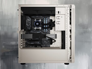 A Maingear Retro98 előre összeállított játék PC RTX 5090-el látható (Kép forrása: Maingear PR szerkesztéssel)