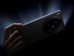 A Vivo X300 Ultra promóciós képe.