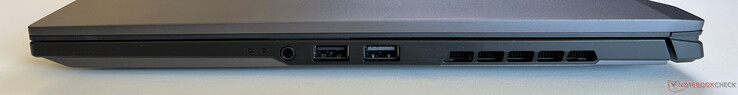 Jobbra: 3,5 mm-es audiocsatlakozó, USB 2.0 Type-A, USB 3.2 Gen1 Type-A (5 GBit/s)