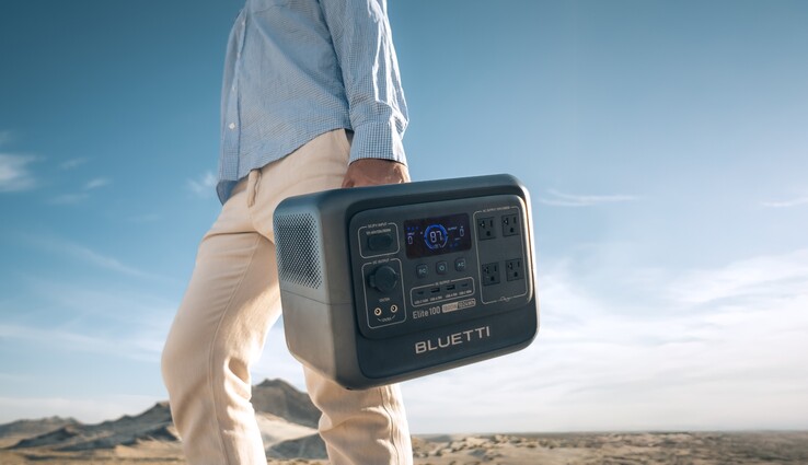 A Bluetti Elite 100 V2 hordozható erőmű súlya 11,5 kg (25,3 font) (Kép forrása: Bluetti)
