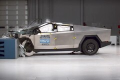 A Tesla Cybertruck IIHS töréstesztje (Kép forrása: IIHS)