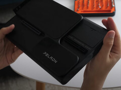 A Peladn Link S-3 a teljesítmény tekintetében lemarad az olyan OCuLink eGPU megoldások mögött, mint a Minisforum DEG1. (Kép forrása: Try Some Tech)