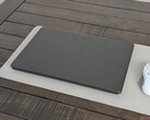 A legújabb MSI Stealth 16 átveszi a Prestige sorozat elegánsabb és letisztultabb megjelenését, de furcsa módon kihagyja az SD-kártya-olvasót, amelyre a célközönsége támaszkodik