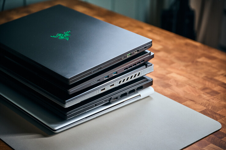 Razer Blade 16 (kártyaolvasó, USB-C, USB-A, HDMI 2.1), XMG Neo 16 (kártyaolvasó, 2 x USB-A), ROG Scar 16 (2 x USB-A), Legion Pro 7 (audio jack, kamera kill switch, USB-A)