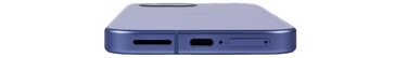 Alul: hangszóró, USB, mikrofon, SIM-kártya