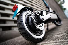 A SoFlow két új e-robogót mutatott be, köztük a SO4 Pro Max 2-t