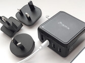 BMX GaNSTA 140W-os USB-töltő világméretű AC-adapterekkel.