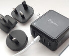 BMX GaNSTA 140W-os USB-töltő világméretű AC-adapterekkel.