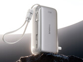A SuperCharge Pro 3 az 1-ben két kábelt tartalmaz: egy integrált és egy levehető kábelt. A képen: a powerbank promóciós renderelése. 