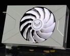 A Zephyr piacra dobja a gyönyörű, teljesen fém RTX 4070 Sakura Snow X-et (Kép forrása: Zephyr)