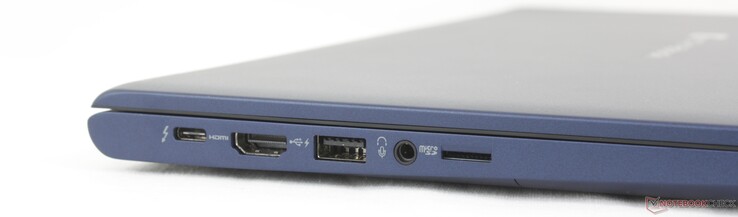 Balra: USB-C Thunderbolt 4 w/ DisplayPort + Power Delivery, HDMI 2.1, USB-A 3.2 Gen. 1, 3,5 mm-es fejhallgató, MicroSD-olvasó