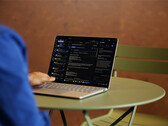 A Surface Laptop 8 integrált adatvédelmi képernyő technológiával rendelkezik.