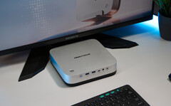 Minisforum M2 Pro Intel Core Ultra X7 358H processzorral és 32 GB LPDDR5X RAM-mal