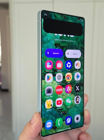 ... elsötétíthető a közelben tartózkodók számára.