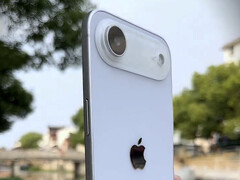 Az iPhone 17 Air várhatóan egyetlen hátlapi kamerával kerül forgalomba. A képen látható bábu. (Kép forrása: Majin Bu)