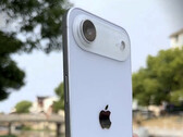 Az iPhone 17 Air várhatóan egyetlen hátlapi kamerával kerül forgalomba. A képen látható bábu. (Kép forrása: Majin Bu)