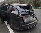 Egy 2025-ös Tesla Model Y egy kínai balesetben bizonyítja robusztusságát (Kép forrása: Aron Li n X)