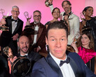 A Stúdió szereplői ünneplik az Emmy-győzelmet (Kép forrása: Apple.com)