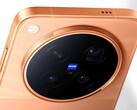 A Vivo X500 Pro Max először jelenik meg hivatalos sajtófotókon, miközben egy alkotó lenyűgöző videofelvételeket készít a készülék Zeiss kamerájával.