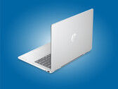 A HP az új OmniBook 5 Flip 2-in-1 modellt porrózsaszín és égkék színben, valamint az itt látható gleccser-ezüst kivitelben is forgalmazza.