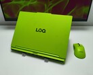 A Surge Green színű Lenovo LOQ 15-öt nehéz nem észrevenni