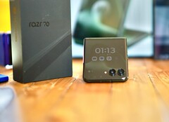 A Motorola Razr+ 2026 (Razr 70 Plus) bizonyos területeken spórol, de így is kiváló minőségűnek tűnik.