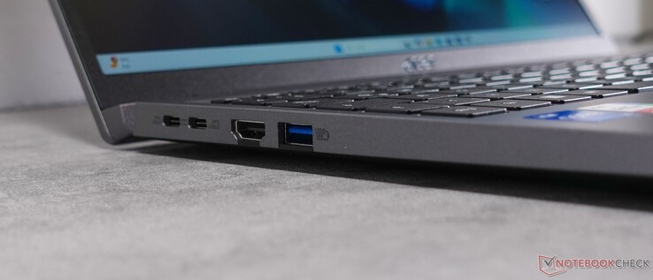 2 x USB-C DP-vel és PD-vel; HDMI; USB-A 3.2 Gen 1