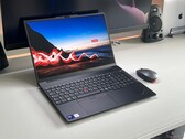 Lenovo ThinkPad E16 G3 felülvizsgálata - Megfizethető irodai laptop még jobb a 120 Hz-es kijelzővel