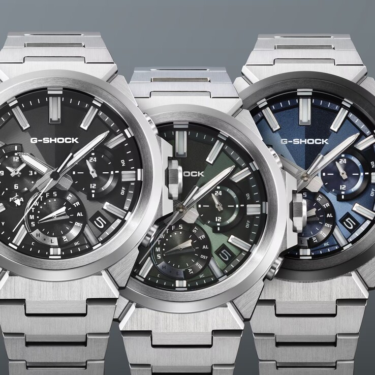 A Casio G-Shock GST-W1000D-1AJF, a GST-W1000D-3AJF és a GST-W1000D-2AJF (balról jobbra)