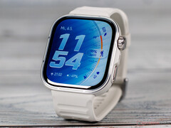 A Watch Fit 5 Pro ára az EU-ban 299 euró. A képen az okosóra előlapja.