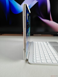 A Magic Keyboard nyitási szöge...
