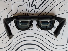 Xreal One Pro AR szemüveg lapos fekvésben